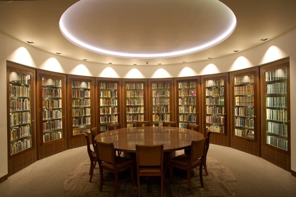 Image of the antiquarian collection in G.5